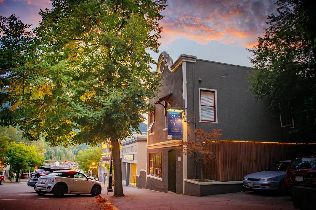 Dancing Bear Inn Nelson Exterior photo